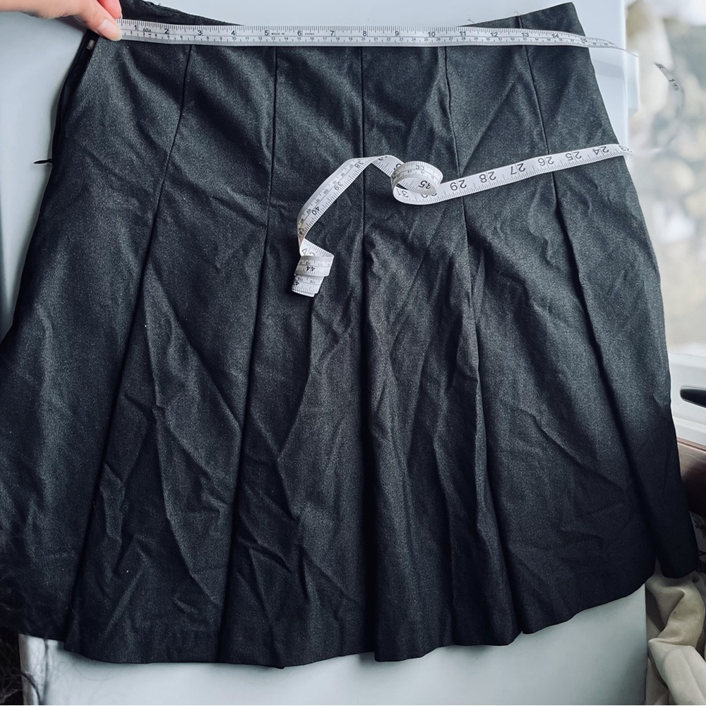 Pleated gray skirt